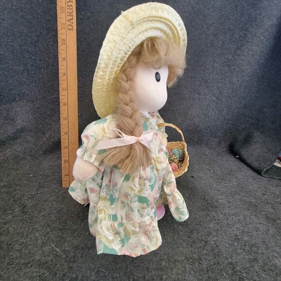 Berkeley Designs Cuddle Kidz Musical Windup Moving Doll Plays Edelweiss - Picture 5 of 10